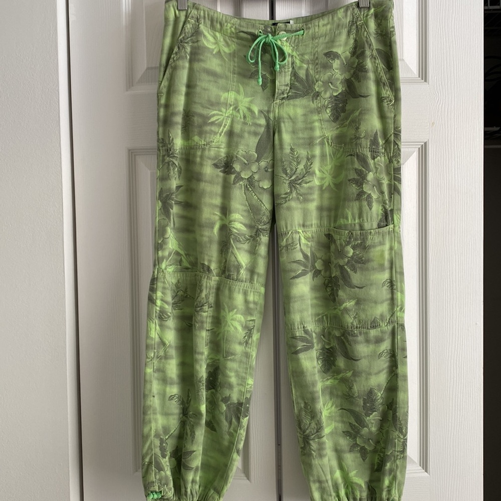 Tropical Print Cargo Pants - Picture 6 of 7